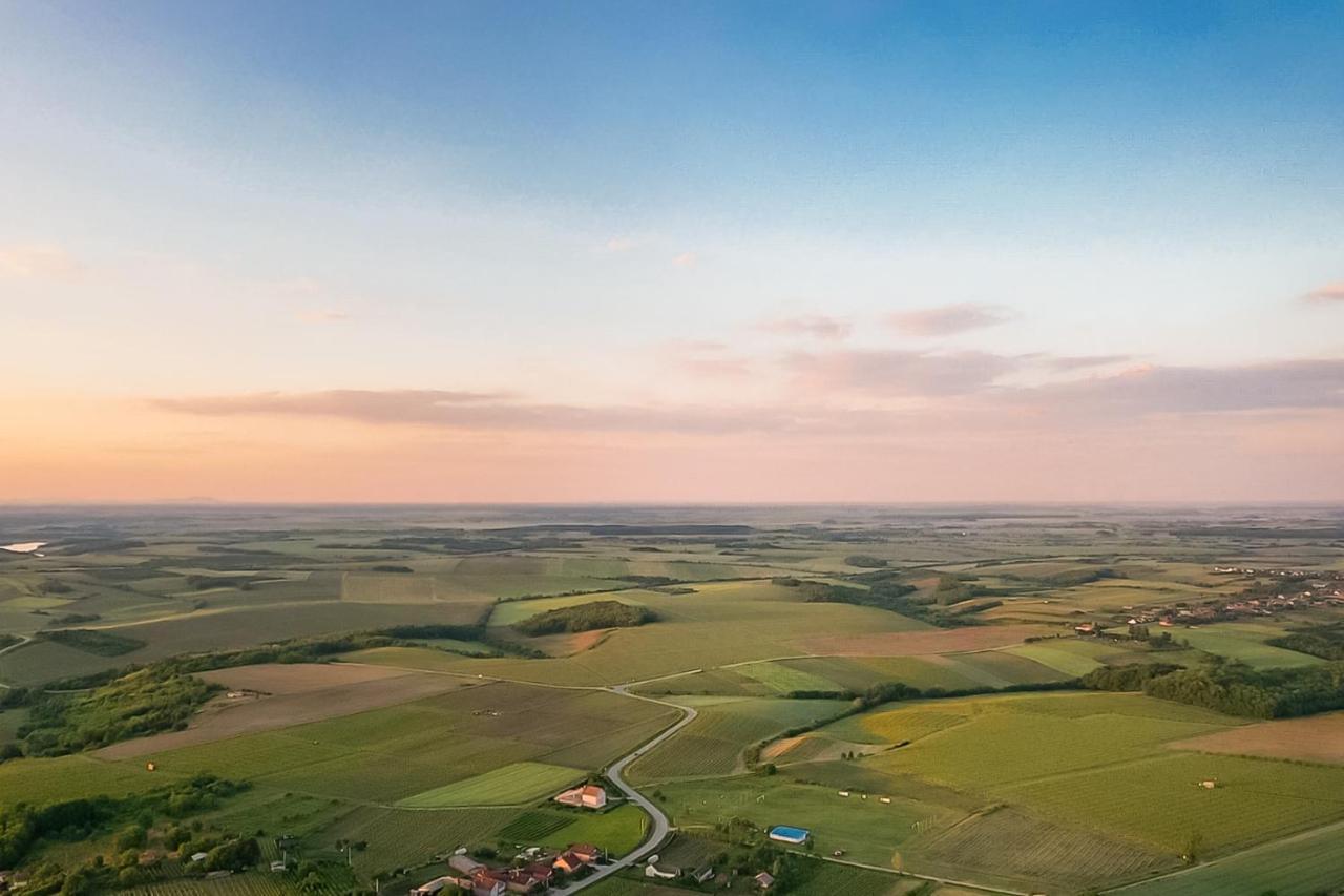 Village Wine House Mandicevac Zewnętrze zdjęcie